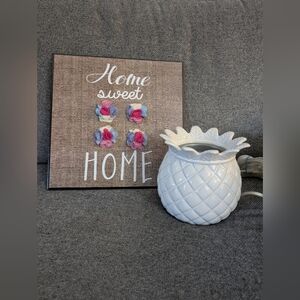 Yankee Candle Home Sweet Home Wall Art with White Ceramic Wax Warmer.